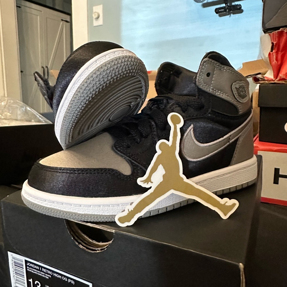 Kids Black and Gray Jordan 1 Retro Black/Grey High-Top Sneakers 13C